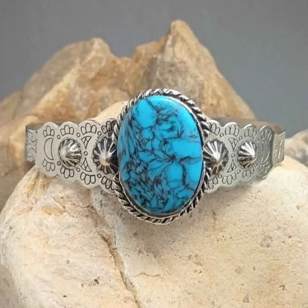 Vintage 70s Silver tone Southwestern Cuff Bracelet